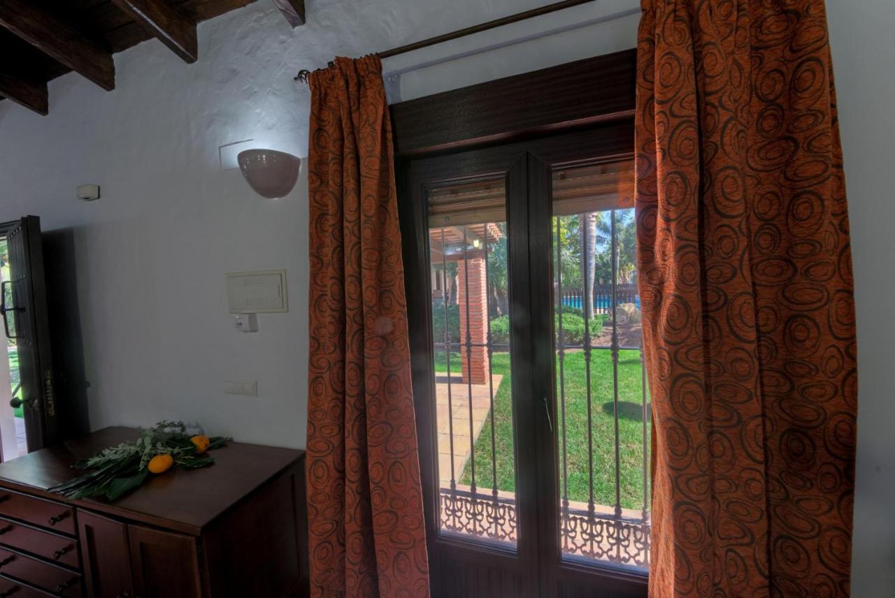 Вілла Hacienda Roche Viejo Коніль-де-ла-Фронтера Екстер'єр фото